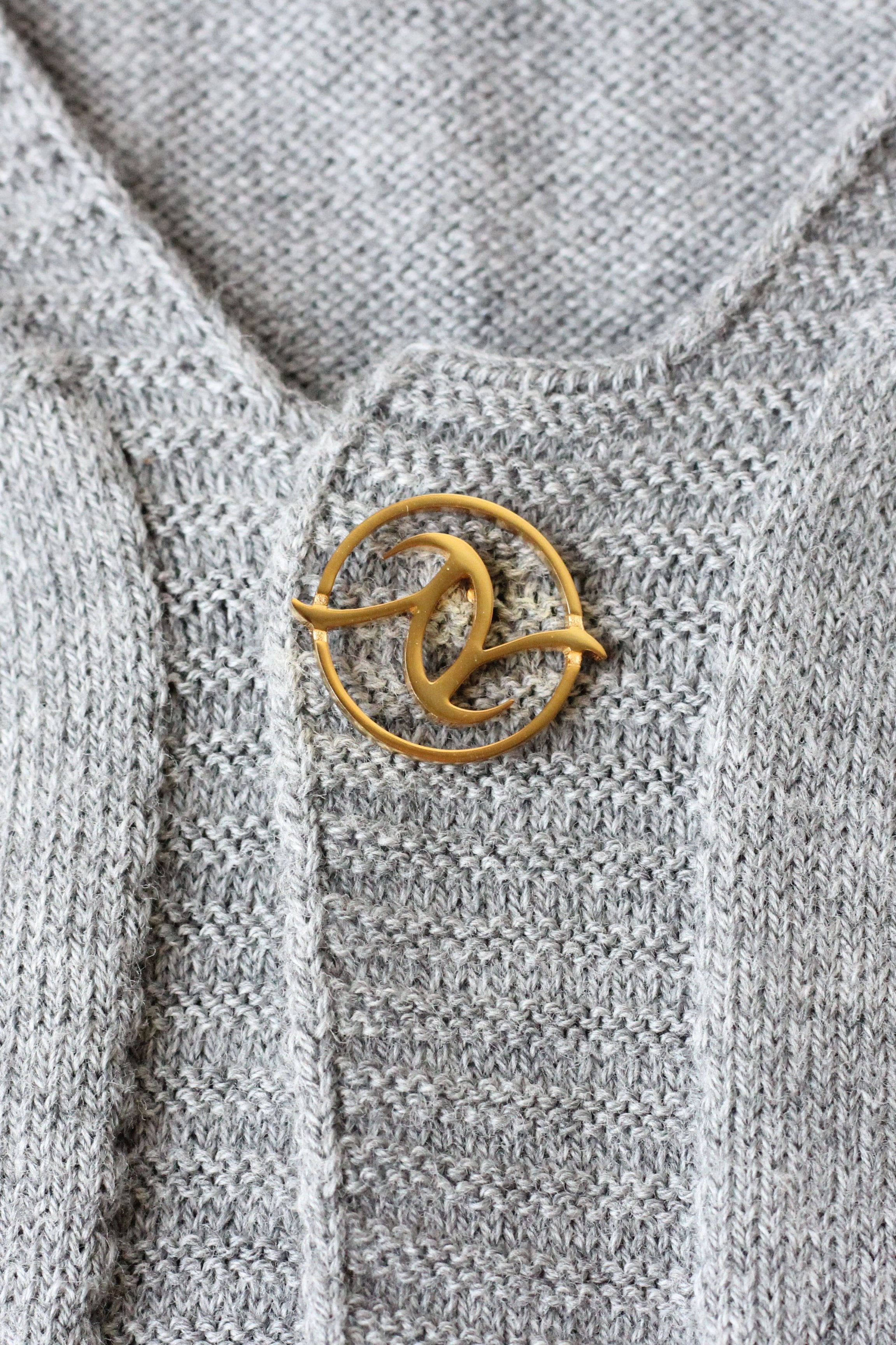 925 Silver MYKNITEVER LOGO Brooch